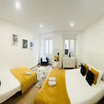 Rooms, Ideal Location For Tourists Hostel