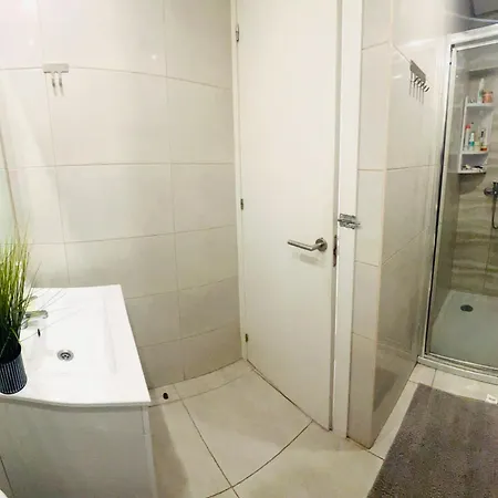 Rooms, Ideal Location For Tourists Хостел
