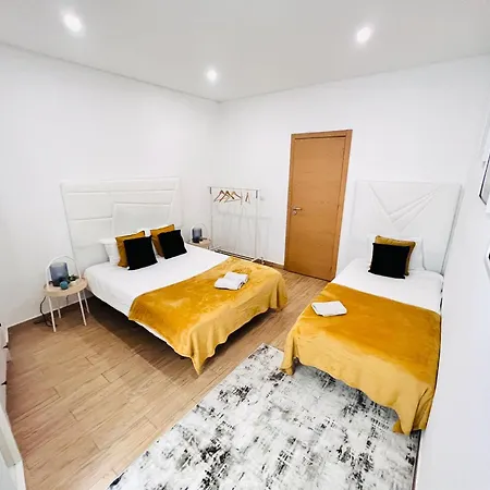 Rooms, Ideal Location For Tourists بيت شباب *