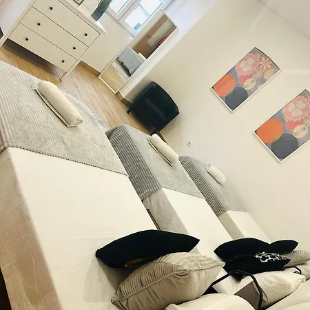 Хостел Rooms, Ideal Location For Tourists Лиссабон