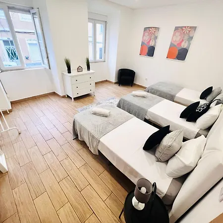 Rooms, Ideal Location For Tourists Хостел Лиссабон