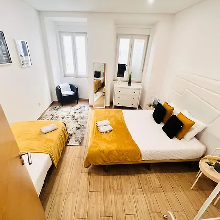 Rooms, Ideal Location For Tourists بيت شباب