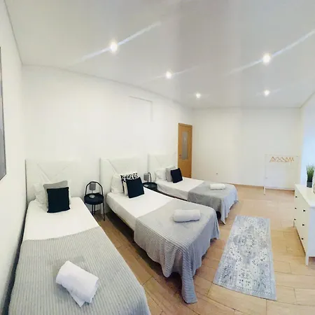 Хостел Rooms, Ideal Location For Tourists *