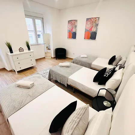 Rooms, Ideal Location For Tourists * Lissabon