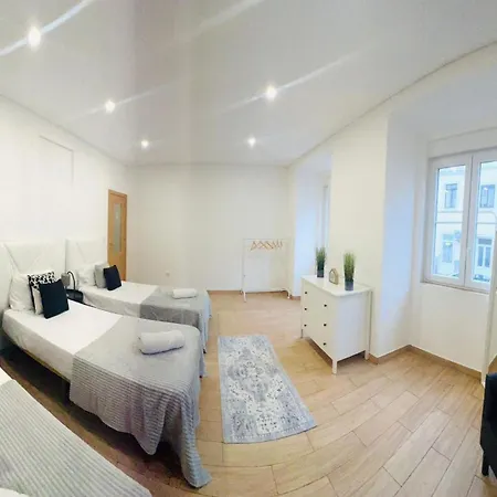 Rooms, Ideal Location For Tourists *