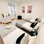 Rooms, Ideal Location For Tourists * Lissabon