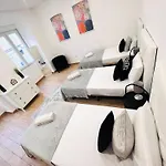 Rooms, Ideal Location For Tourists