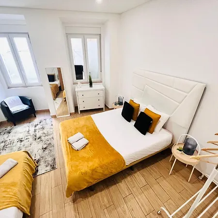 Hostel Rooms, Ideal Location For Tourists *